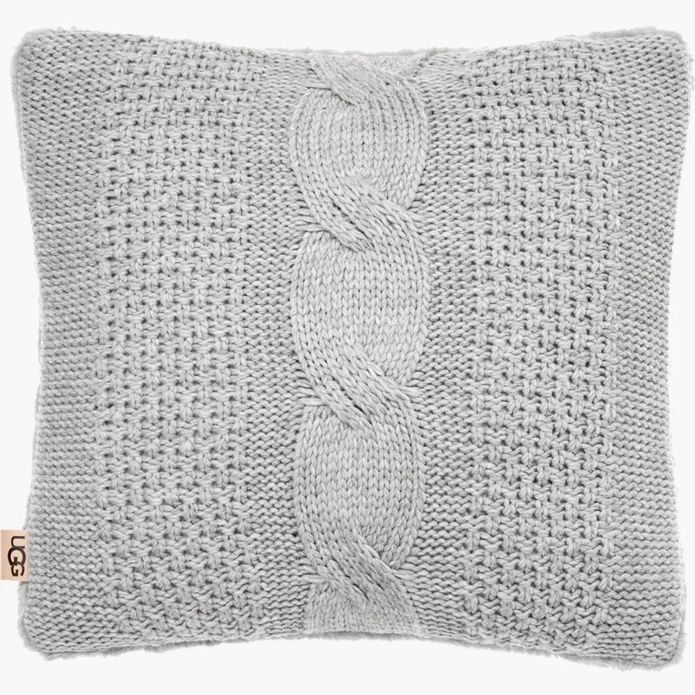 🆕UGG Erie Cable Knit Plush Faux Fur Backing Accent Pillow Seal Grey 20 x 20 1